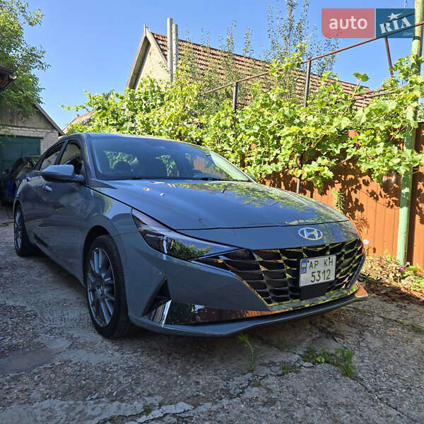 Hyundai Elantra 2022