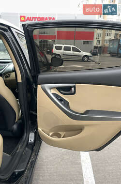 Седан Hyundai Elantra 2012 в 