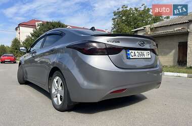 Седан Hyundai Elantra 2013 в 