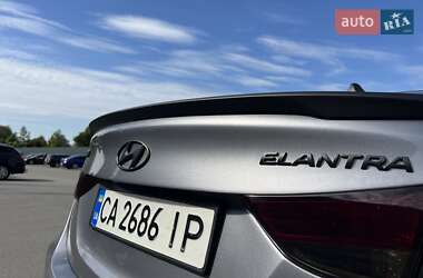 Седан Hyundai Elantra 2013 в 
