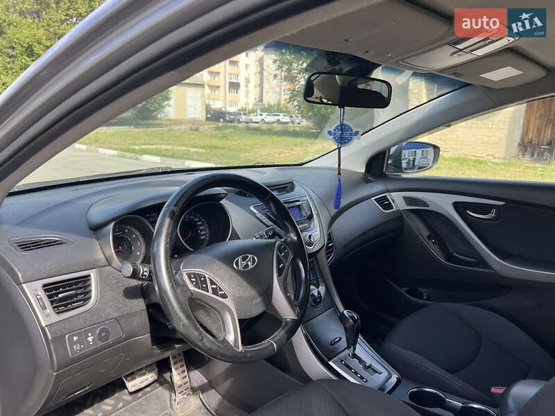 Седан Hyundai Elantra 2013 в Богуславе