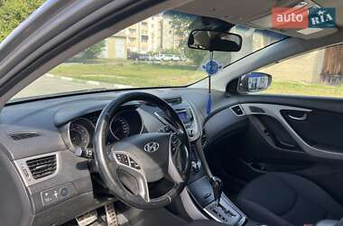 Седан Hyundai Elantra 2013 в 