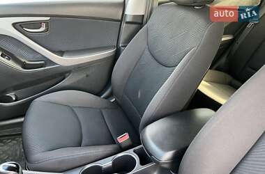 Седан Hyundai Elantra 2013 в 