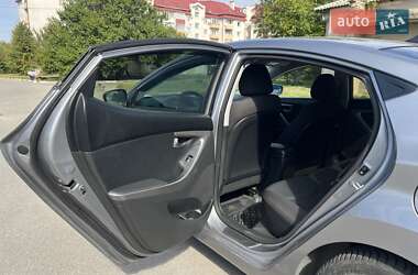 Седан Hyundai Elantra 2013 в 