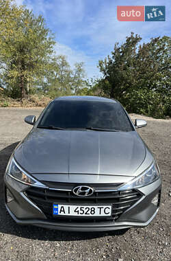 Седан Hyundai Elantra 2018 в 