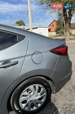 Седан Hyundai Elantra 2018 в 
