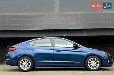 Седан Hyundai Elantra 2018 в 