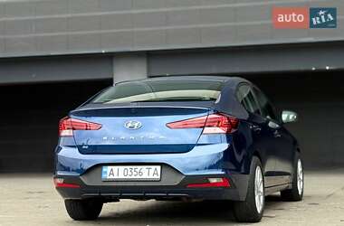 Седан Hyundai Elantra 2018 в 