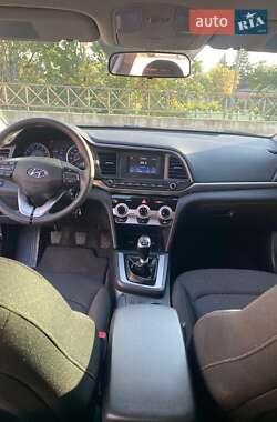 Седан Hyundai Elantra 2018 в 
