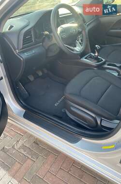 Седан Hyundai Elantra 2018 в 