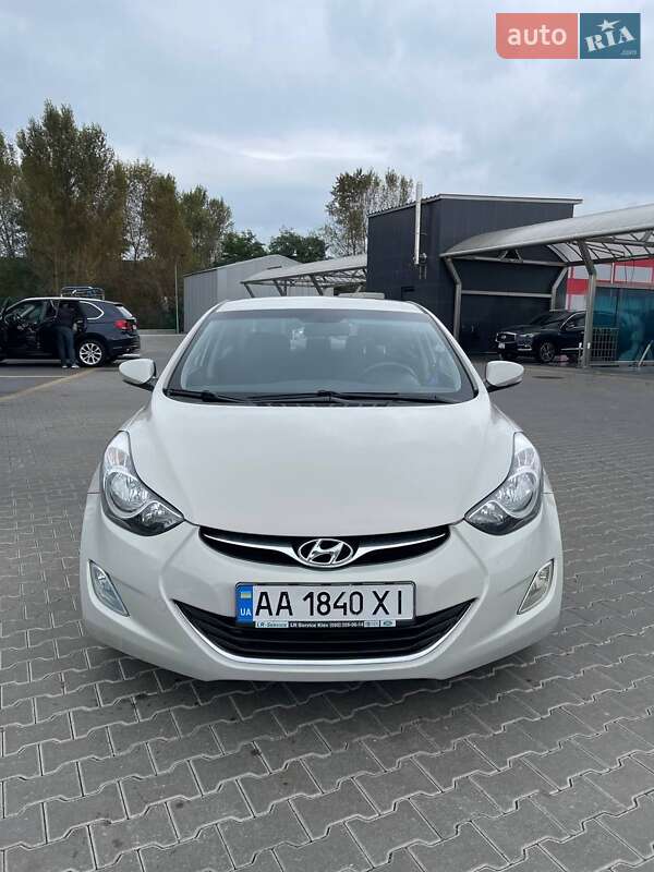Hyundai Elantra 2013