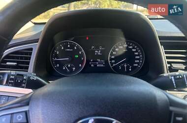 Седан Hyundai Elantra 2018 в 