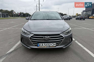 Седан Hyundai Elantra 2018 в 