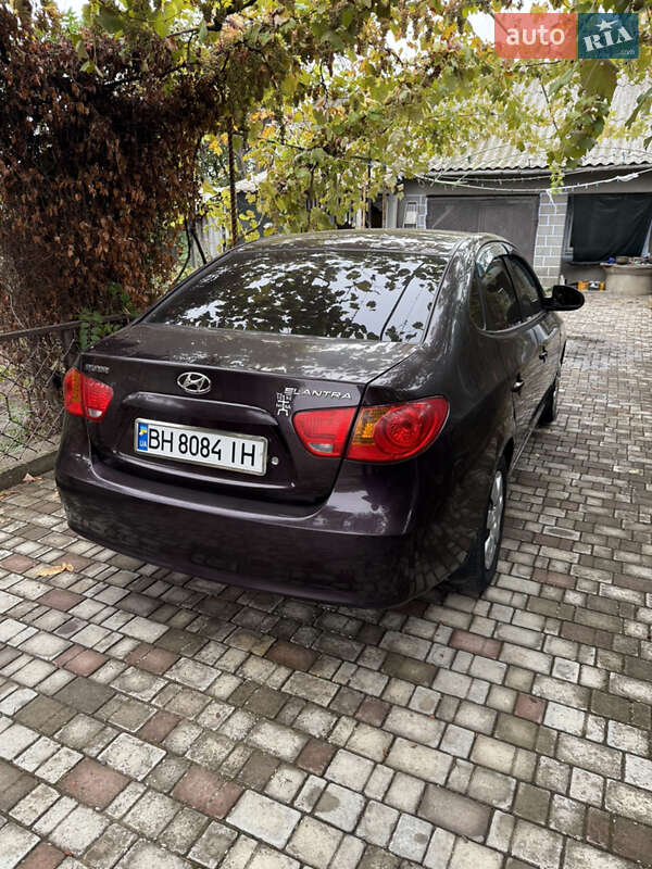 Седан Hyundai Elantra 2008 в Овидиополе