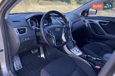 Седан Hyundai Elantra 2012 в 