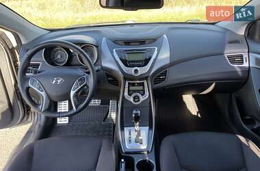Седан Hyundai Elantra 2012 в 