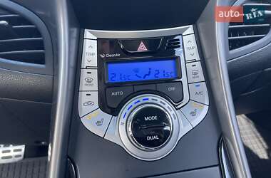 Седан Hyundai Elantra 2012 в 