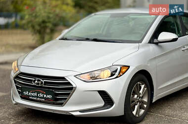 Hyundai Elantra 2017