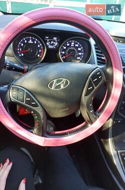 Седан Hyundai Elantra 2014 в 