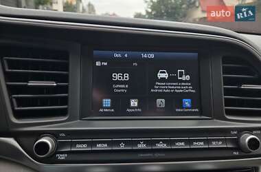 Седан Hyundai Elantra 2018 в 