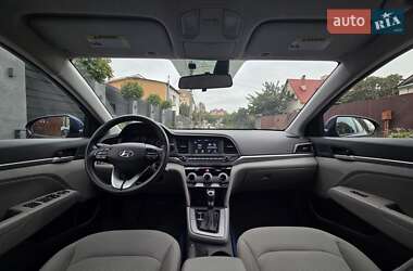 Седан Hyundai Elantra 2018 в 