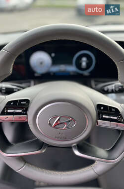 Седан Hyundai Elantra 2023 в  фото 19 Седан Hyundai Elantra 2023 в