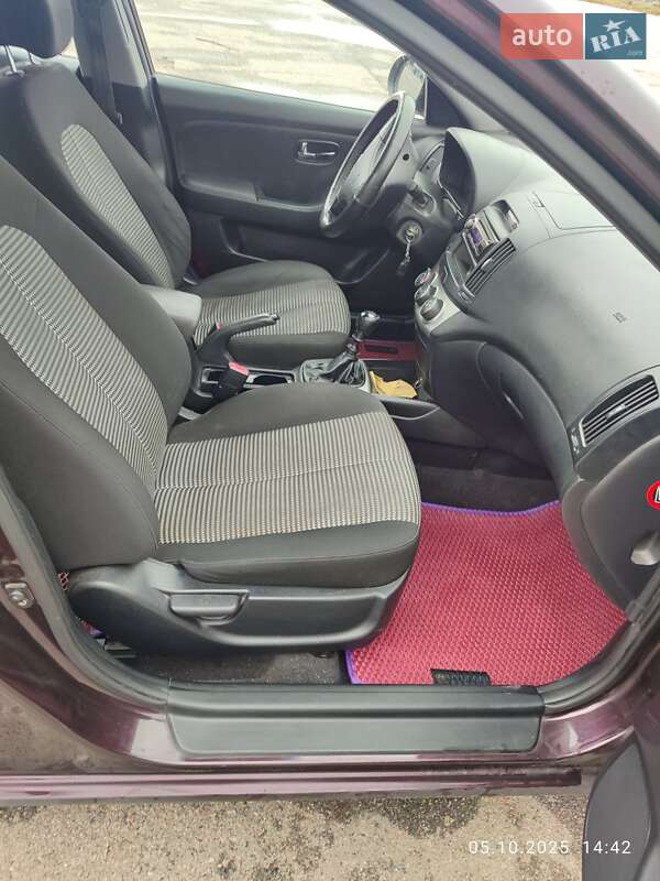 Седан Hyundai Elantra 2010 в Киеве