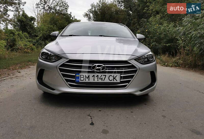 Седан Hyundai Elantra 2018 в Киеве