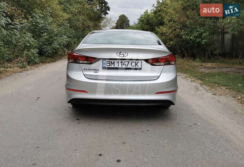 Седан Hyundai Elantra 2018 в Киеве