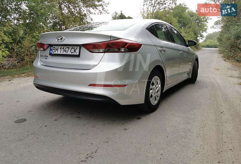 Седан Hyundai Elantra 2018 в Киеве