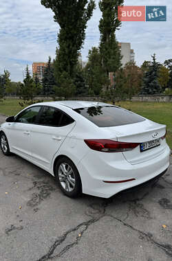Седан Hyundai Elantra 2018 в 