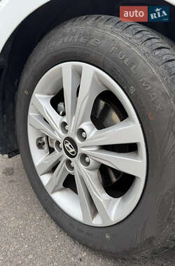 Седан Hyundai Elantra 2018 в Кременчуге