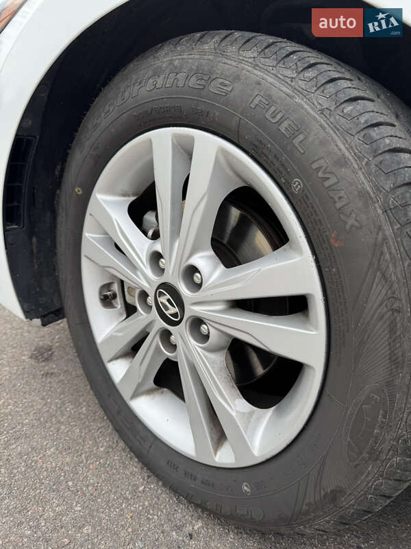 Седан Hyundai Elantra 2018 в Кременчуге