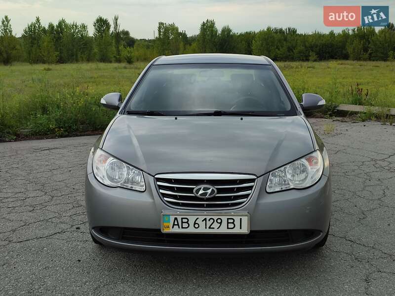Hyundai Elantra 2011