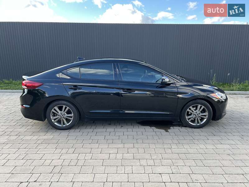 Седан Hyundai Elantra 2016 в Тернополе