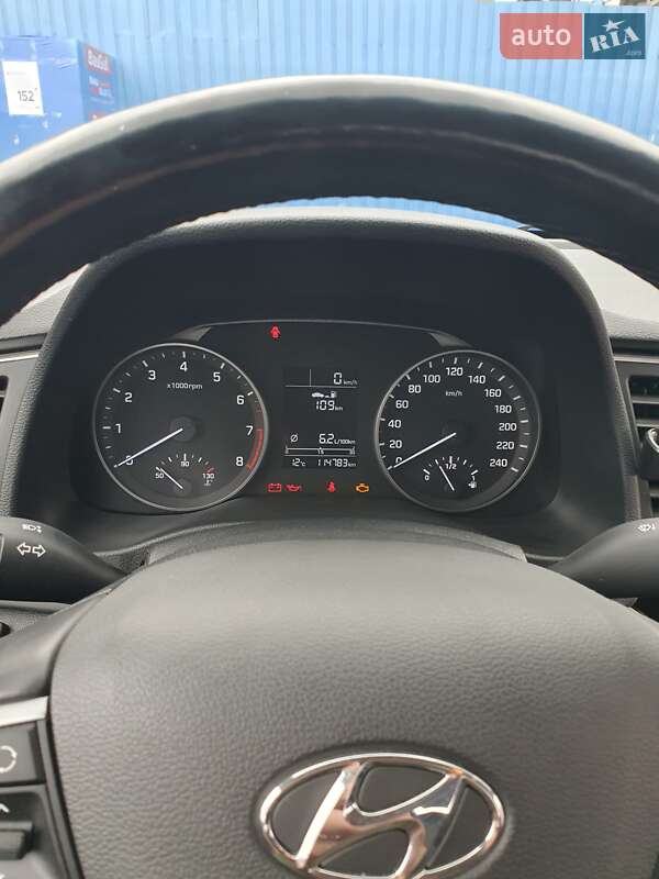 Седан Hyundai Elantra 2018 в Дніпрі