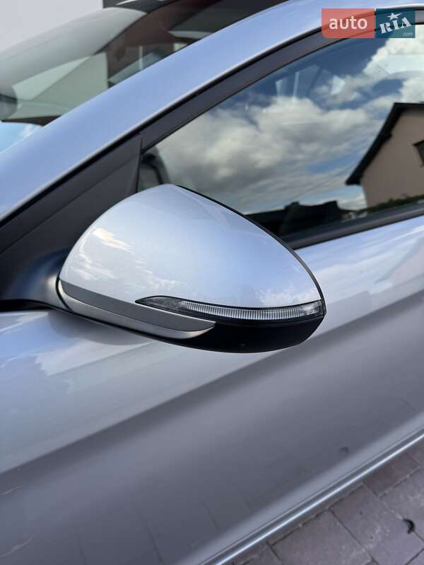 Седан Hyundai Elantra 2019 в Львові