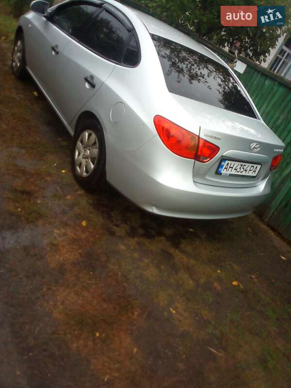 Седан Hyundai Elantra 2008 в Смеле