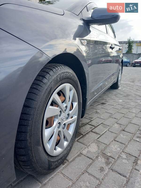 Седан Hyundai Elantra 2019 в Полтаві