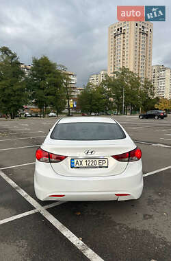 Седан Hyundai Elantra 2011 в 