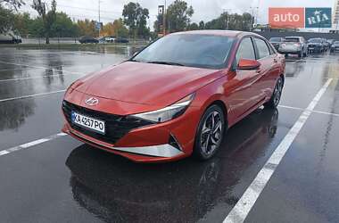 Hyundai Elantra 2022