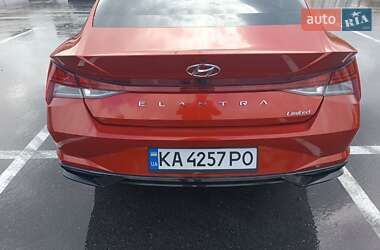 Седан Hyundai Elantra 2022 в 