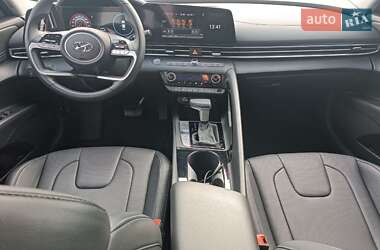 Седан Hyundai Elantra 2022 в 
