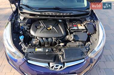 Седан Hyundai Elantra 2013 в 