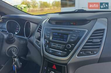 Седан Hyundai Elantra 2013 в 