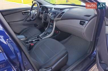 Седан Hyundai Elantra 2013 в 