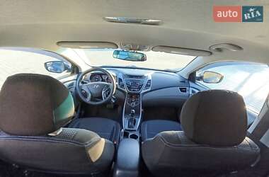 Седан Hyundai Elantra 2013 в 