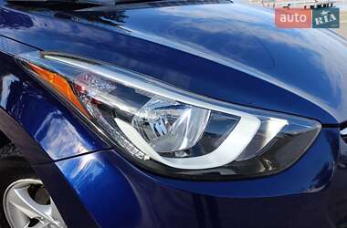 Седан Hyundai Elantra 2013 в 