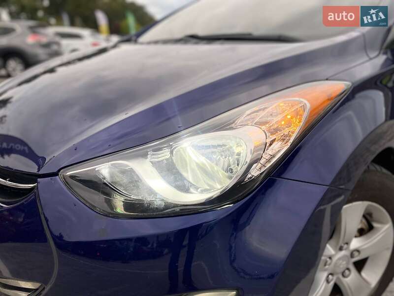 Седан Hyundai Elantra 2011 в Киеве