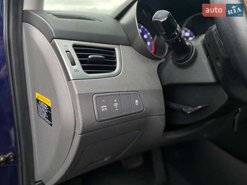 Седан Hyundai Elantra 2011 в Киеве